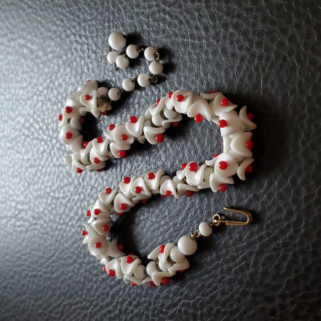 Vtg Necklace